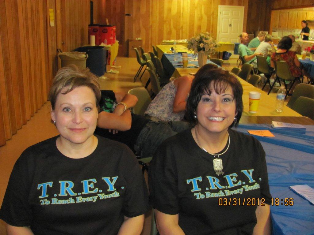 TREY's aunt Willau and mom Vicki (sisters)